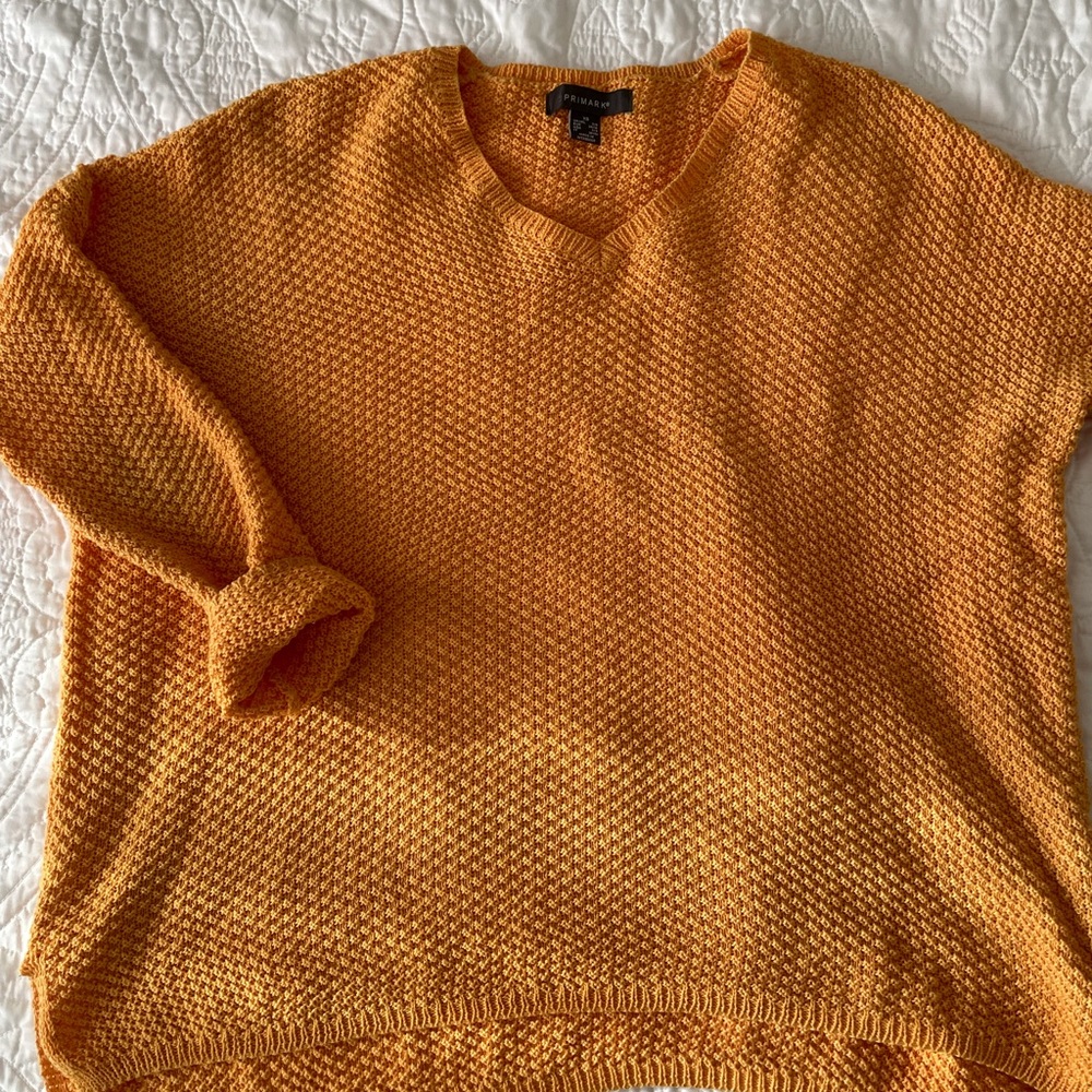 yellow knit sweater🌻